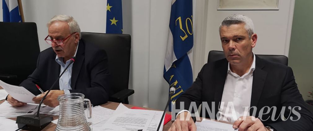 Πισίνες... και δημοτικά συμβούλια!