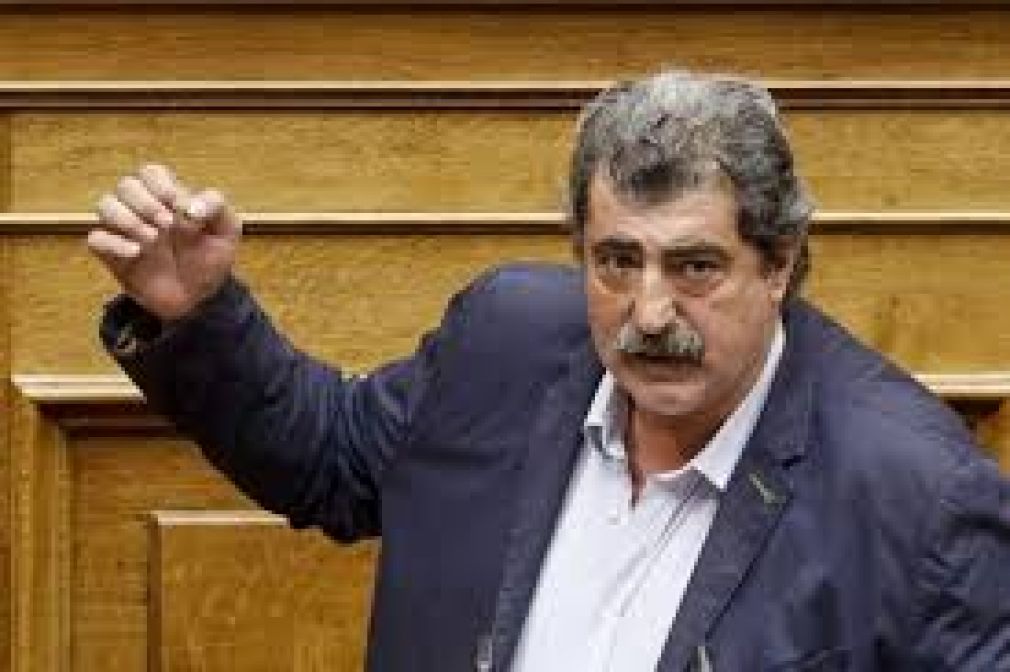 Εκτός... βουλής!