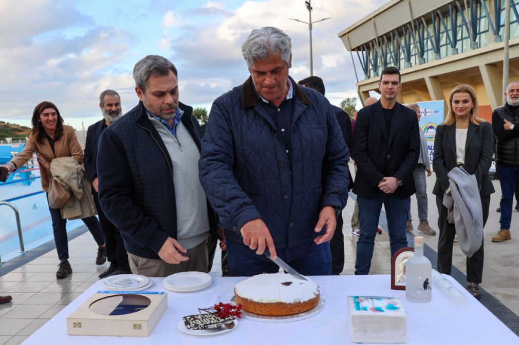 Κόσμος... και κοσμάκης στη κοπή της πίτας του Ν.Ο.Χ