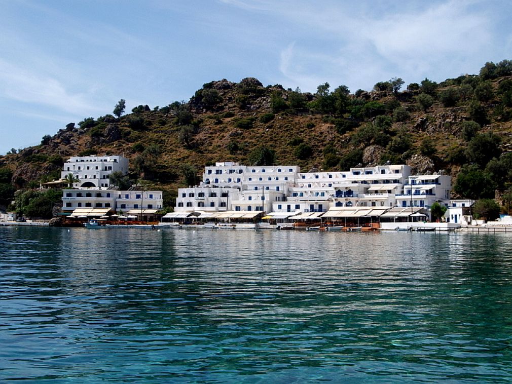 Πολύς κόσμος στο Λουτρό…