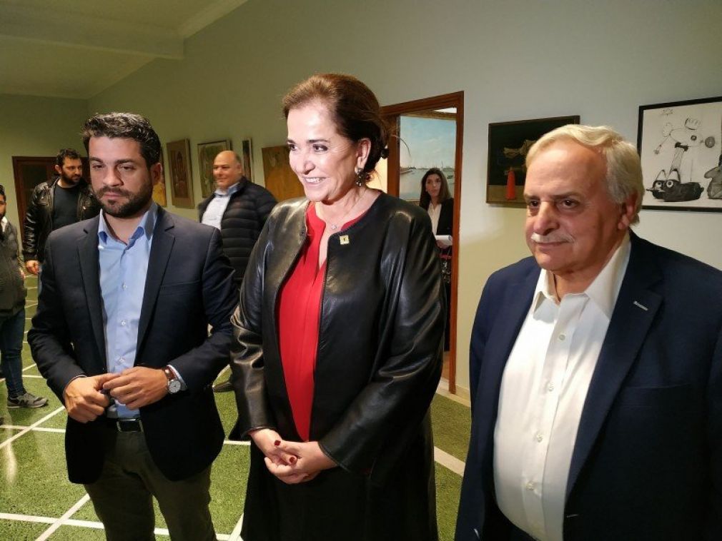 Ποια νομίζει ότι είναι η Ντόρα;