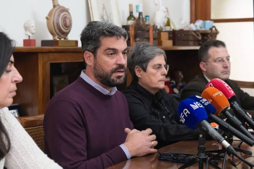 Το "κύκνειο άσμα" του δημάρχου... λέγεται Αποστολάκη!