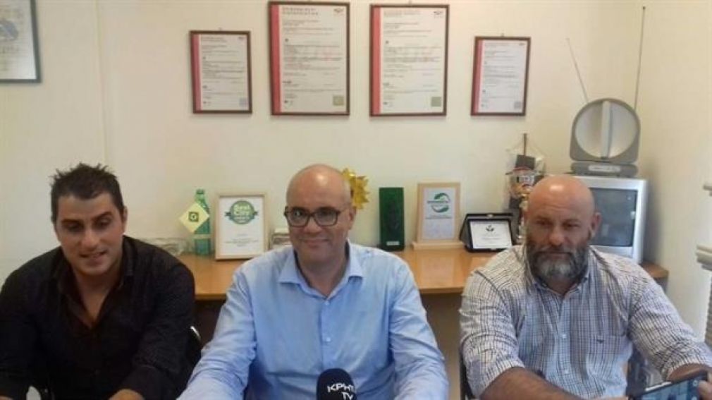 Πάει... και ο Γιάννης... τον τρώει η... μαρμάγκα και αυτόν!