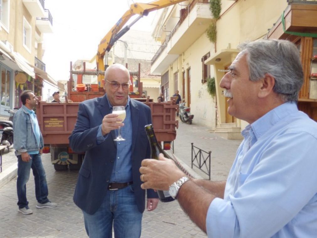 Εσύ ευτελίζεις τον θεσμό του δημάρχου και κανένας άλλος...