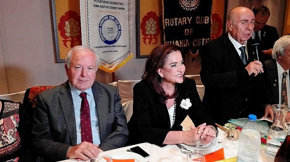 H Ντόρα... η κινητοποίηση για τη πίτα και ο Χρήστος Μαρκογιαννάκης!