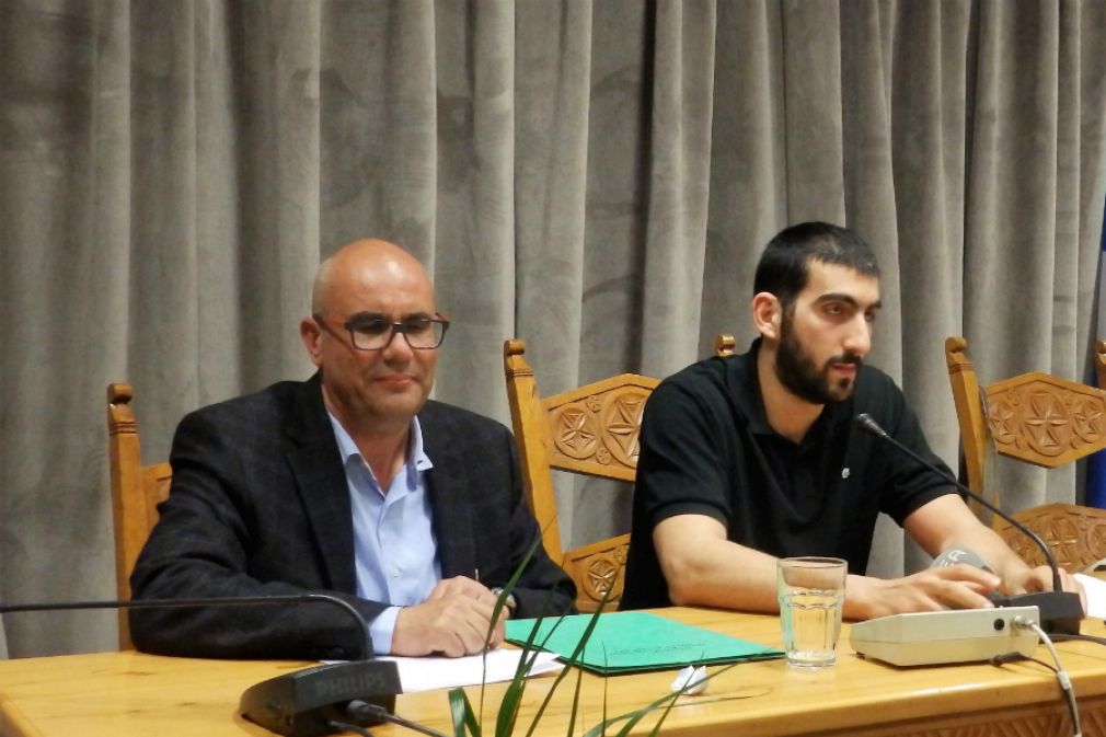 ΑΔΟΝΤΑΚΗΣ ΜΑΝΟΛΗΣ... Ο "ψηλός" τι θα κάνει;