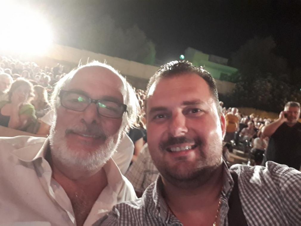 Αλλαγή σκυτάλης...