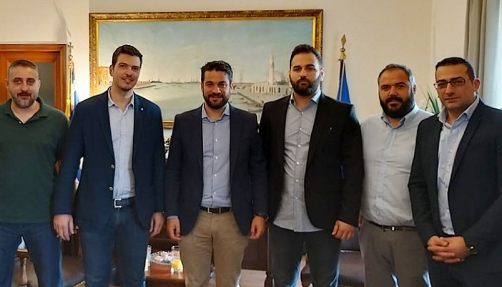 Ένα κεφάλι... κάτω από τον Αλέξανδρο!